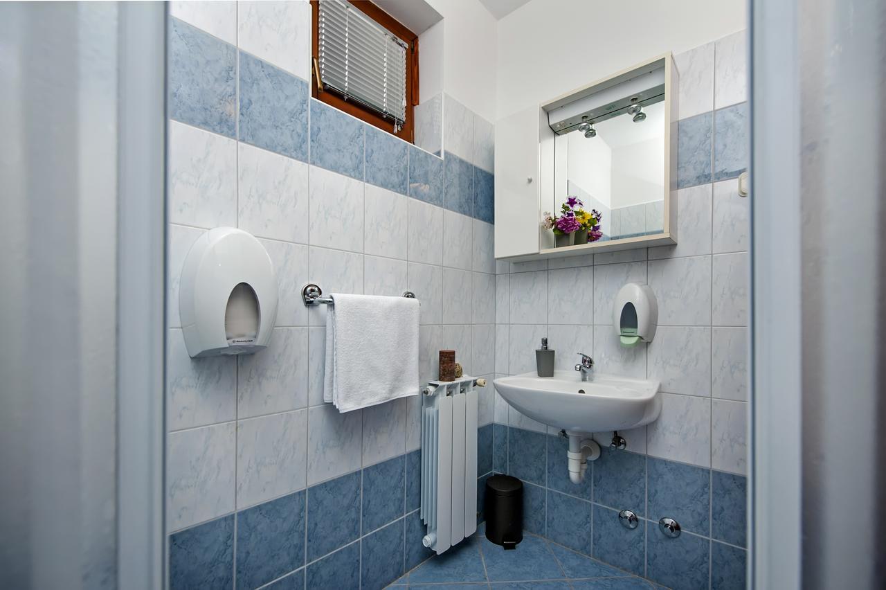 Ladonja Bb Rooms, Family Run Bed & Breakfast Rovinjsko Selo Exterior foto